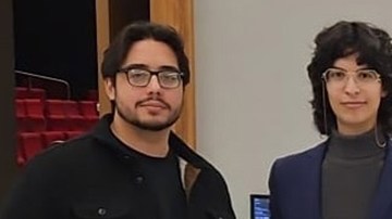 Integrantes del Equipo de Respuesta Rápida de Pilsen realizan labores de educación y divulgación en Chicago. (Cortesía Andrés Rizo)