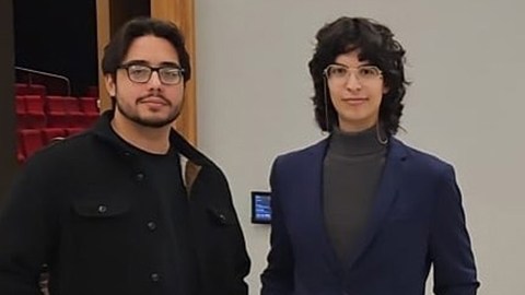 Integrantes del Equipo de Respuesta Rápida de Pilsen realizan labores de educación y divulgación en Chicago. (Cortesía Andrés Rizo)