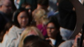 El cuerpo del papa Francisco al ser llevado hacia la Basílica de San Pedro, en el Vaticano, el 23 de abril de 2025.