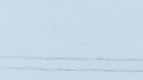 Una montaña de residuos de coque de petróleo en un vecindario del sur de Chicago.