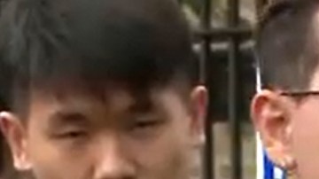 Activistas y concejales de Chicago repudiaron la detención que ICE hizo de inmigrantes que acudían a una cita de inmigración este 4 de junio de 2025. (Captura de pantalla/Telemundo  www.telemundochicago.com)