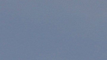 Un misil iraní lanzado desde una ubicación no revelada durante un ejercicio militar en Irán en 2021. (Foto: Ejército de Irán vía AP)