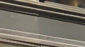 Líderes de fe de Chicago y feligreses oraron frente a la Corte de Inmigración de Chicago y exigieron el fin de las redadas, deportaciones y separaciones de familias inmigrantes. (Antonio Zavala / La Raza)