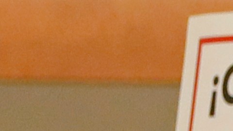 Activistas celebran en 2021 la aprobación del esquema de salud para inmigrantes en Illinois, programa que actualmente se ha restringido para los mayores de 65 años y cancelado para los menores de esa edad.