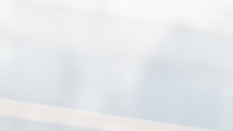 El gobernador de Illinois, JB Pritzker, rechazó durante una conferencia el plan del presidente Donald Trump de enviar la Guardia Nacional de Chicago. A la izq. de la foto, el alcalde de Chicago, Brandon Johnson.