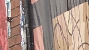 Activistas y vecinos exigen solución a las alzas desproporcionadas del impuesto a la propiedad en el barrio hispano de Pilsen, que ponen en riesgo de perder sus casas a muchas familias trabajadoras de Chicago. (Antonio Zavala / La Raza)