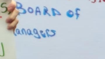 Sergio Lira, especialista en educación pública, en una reunión comunitaria de la Junta Directiva del Sistema Educativo del Colegio Comunitario de Houston (HCC), el 15 de febrero de 2023 en Houston, Texas. (Foto: La Esquina TX)