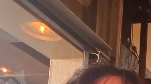 El jornalero William Giménez (centro) tras ser liberado de un centro de detención migratoria. (Cortesía Alianza Raise The Floor)