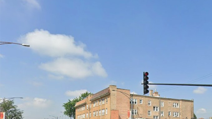 La Avenida Archer, esquina con Kedzie, en el barrio de Brighton Park, Chicago.