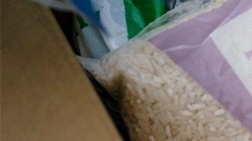 Cajas de alimentos de emergencia fuero distribuidas en St. Sabina, una de las seis distribuciones que el Banco de Alimentos de Chicago realizó el pasado sábado 1 de noviembre de 2025.(Cortesía Lou Foglia / Greater Chicago Food Depository.