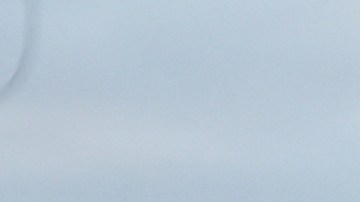 Manifestantes protestan contra las redadas de inmigración y el uso de fuerza que agentes federales han realizado en el área de Chicago.