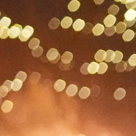 Manifestantes en Minneapolis repudian las redadas de inmigración y la muerte de dos personas a manos de agentes federales sucedidas en enero de 2026.