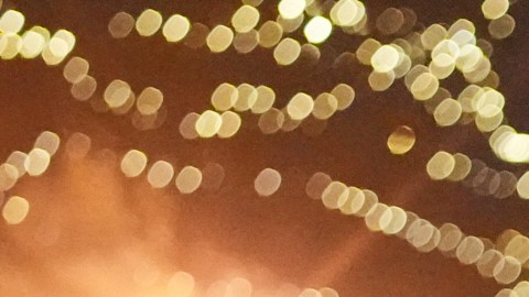 Manifestantes en Minneapolis repudian las redadas de inmigración y la muerte de dos personas a manos de agentes federales sucedidas en enero de 2026.