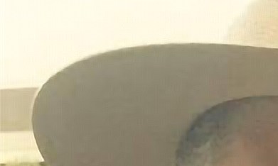 Rogelio ‘Smiley’ Rojas (izq.), actor, activista y defensor de la cultura y derechos humanos de los méxicoamericanos. Nació en Chicago en 1952 y falleció en San Antonio, Texas, el 26 de diciembre de 2025. (Cortesía / Legacy.com)