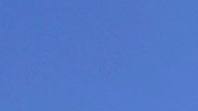 La Torre Trump en Chicago, propiedad de la empresa 401 N. Wabash LLC, aledaña al río Chicago.