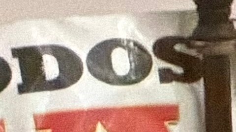Javier Salas (izq.) y Artemio Arreola, dos de los líderes que participaron en la organización de las megamarchas pro inmigrantes de 2006 en Chicago, durante un diálogo al respecto el 10 de marzo de 2026 en Casa Michoacán. (Antonio Zavala / La Raza)