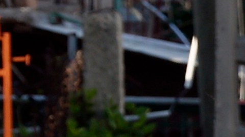 Personas caminan en una calle de La Habana, Cuba, ciudad afectada por apagones causado por el bloqueo energético impuesto a la isla por el gobierno de EEUU.