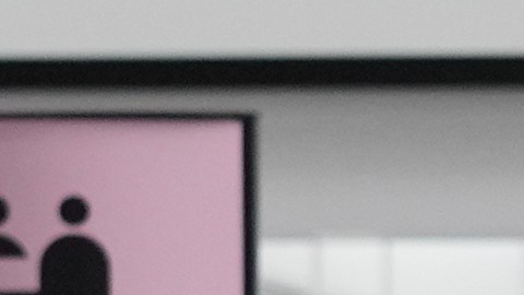 Agentes de inmigración en una de las terminales del Aeropuerto Internacional O’Hare en Chicago.