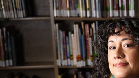 Mayda Del Valle, poeta laureada de Chicago. (Patrick L. Pyszka - City of Chicago)