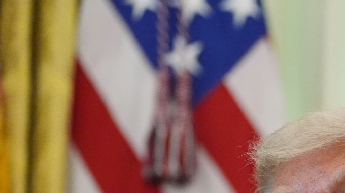 El presidente destacó la labor de ICE y la Patrulla Fronteriza durante la firma de la ley.