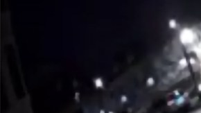 Una cámara de seguridad captó la explosión afuera de la casa del concejal Byron Sigcho. (Cortesía/Captura de video)