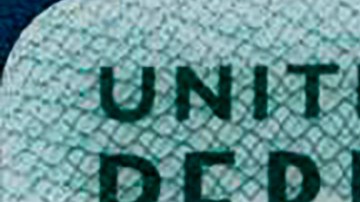 Un ejemplo de una tarjeta de residente permanente, conocida como 'green card'. (USCIS)