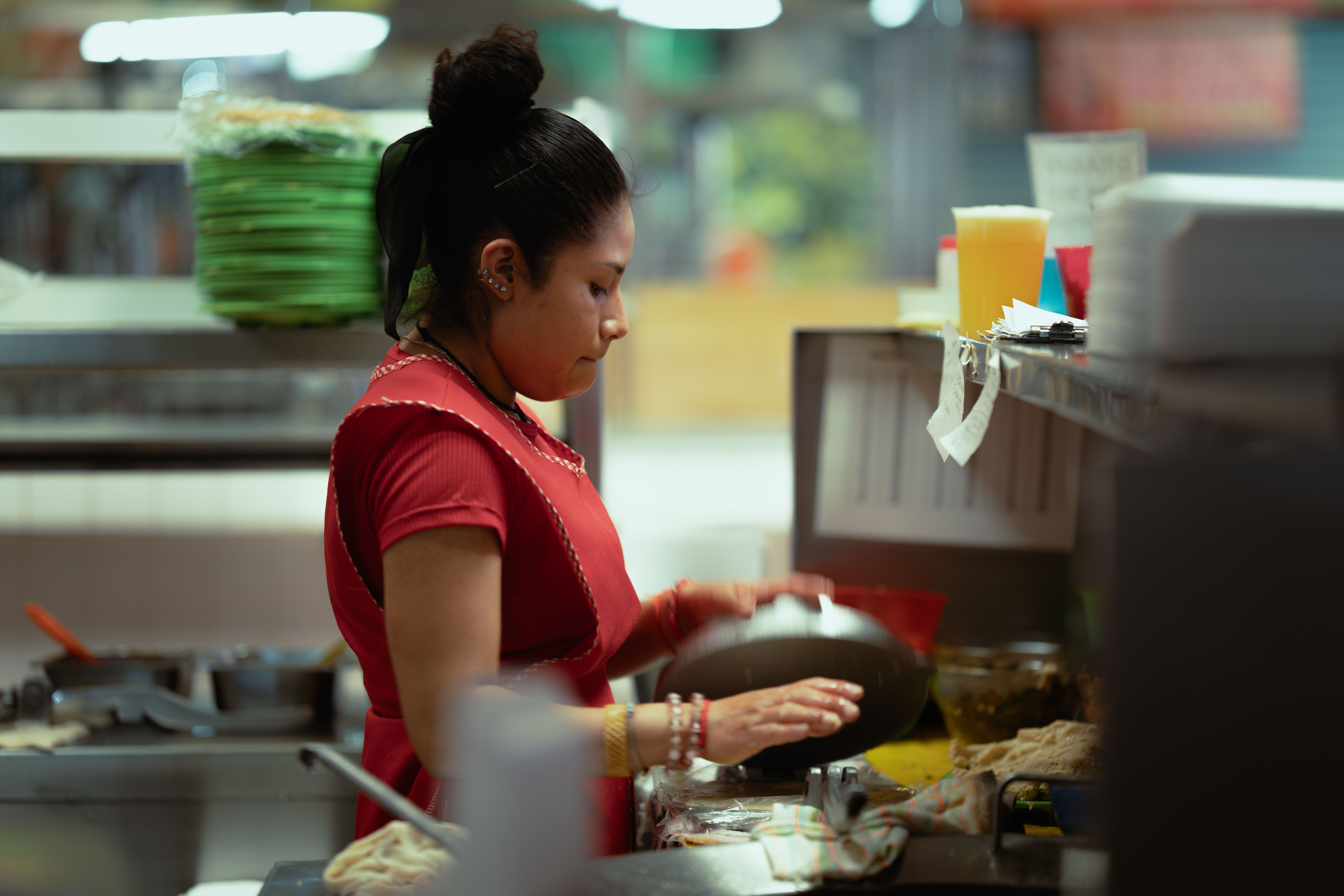Lanzan nuevo programa de subvenciones en apoyo de pequeñas empresas de Chicago