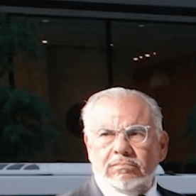Líderes latinos, entre ellos miembros de Illinois Latino Agenda y Latino Leadership Council, se reunieron para exigir mayor rendición de cuentas por los abusos cometidos por agentes de Inmigración en contra de las comunidades de Chicago. (Ashley Quincin / La Raza)