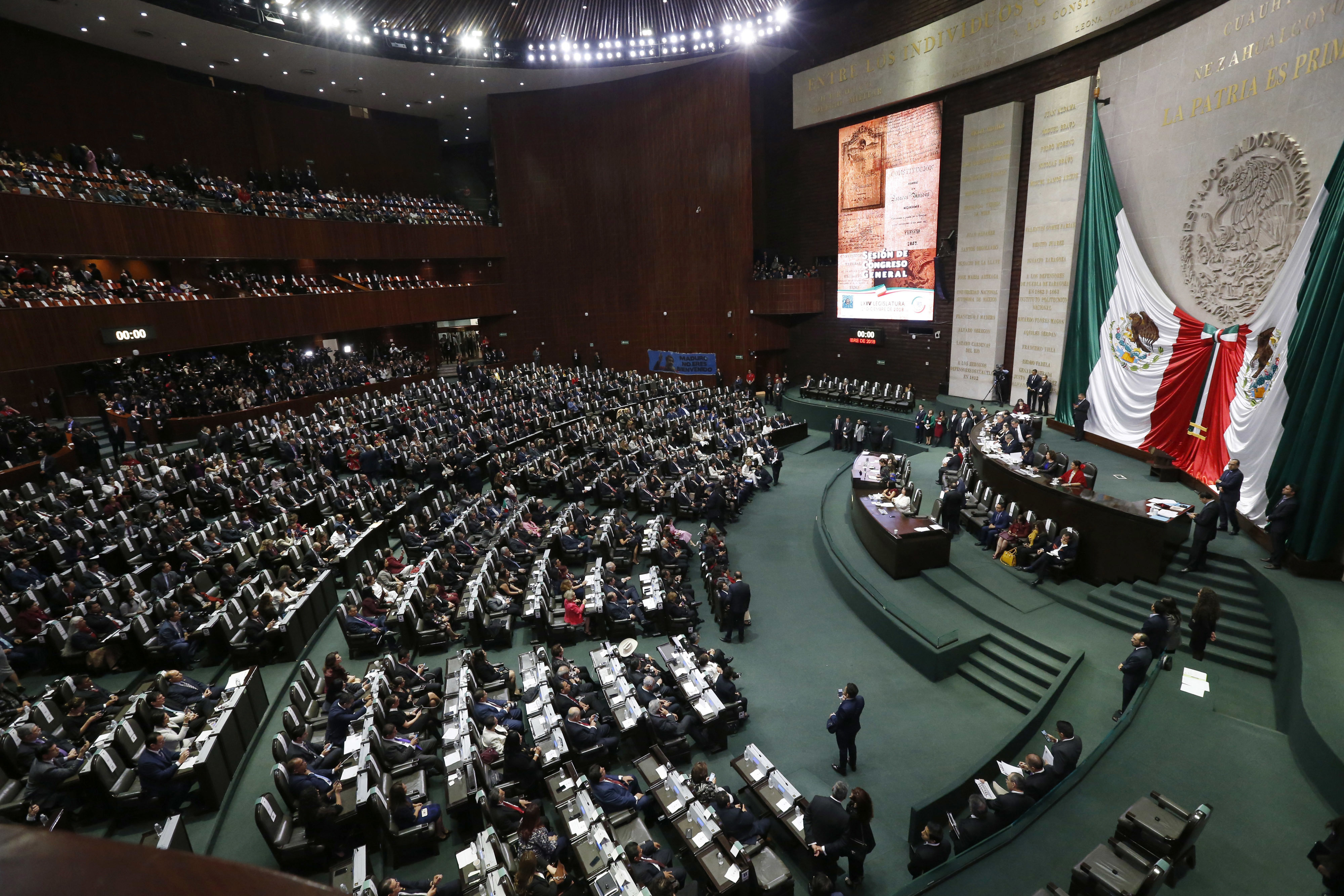 Congreso mexicano aprueba reforma que prohíbe a candidatos presidenciales tener doble nacionalidad